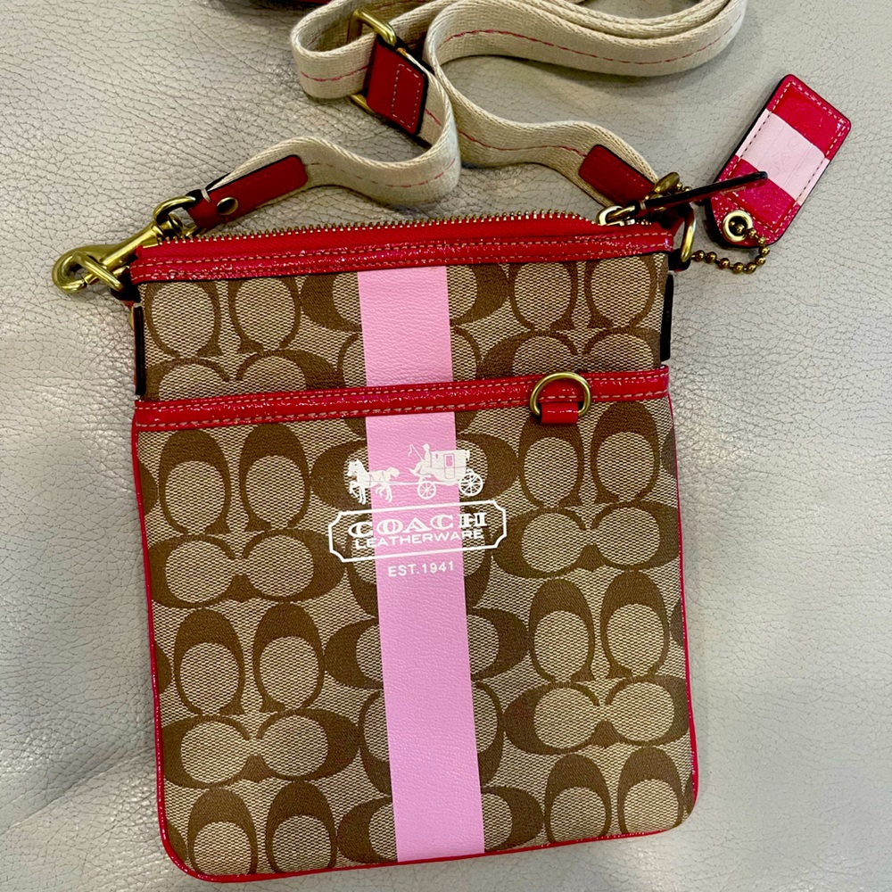 Classic Coach Canvas Crossbody Bag - Pink